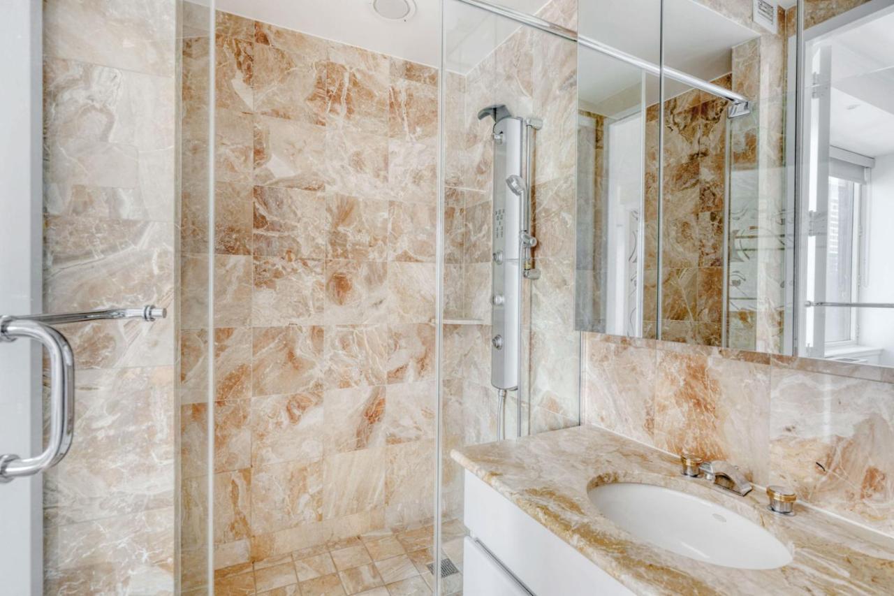 Midtown East 5br W Balconies Nr Park Nyc-1086 Apartment